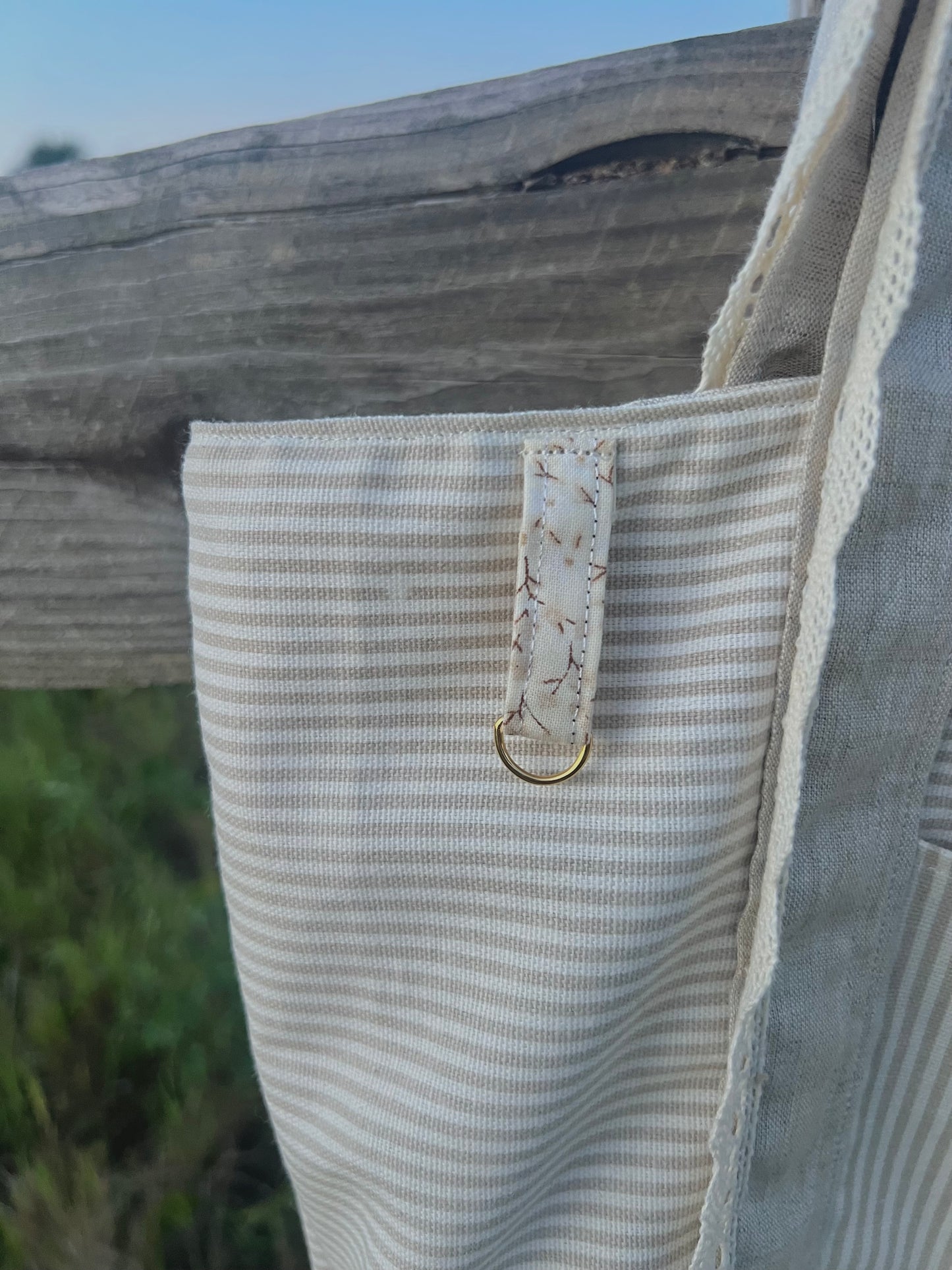 Seaside Stripe Tote – Tan Pinstripe