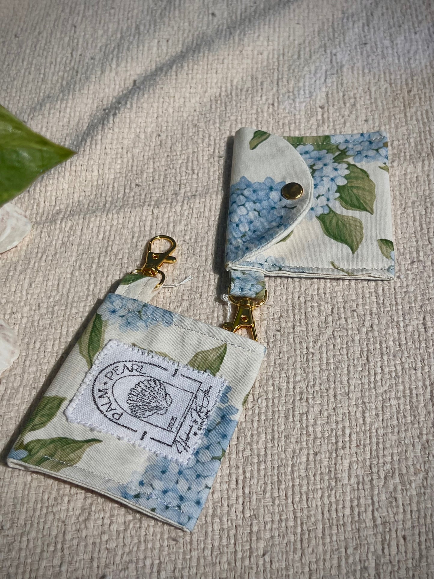 Hydrangea Breeze - Airpod Pouch